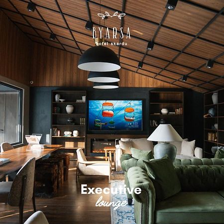 Byarsa Hotel Skardu Ponedas ภายนอก รูปภาพ