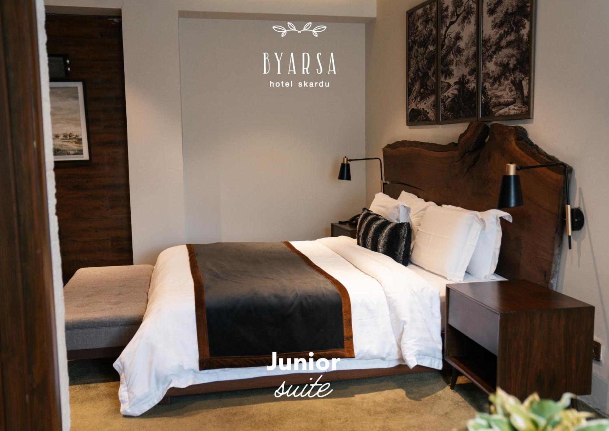Byarsa Hotel Skardu Ponedas ภายนอก รูปภาพ
